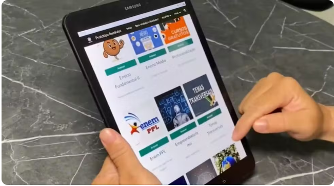 Plataforma educativa criada por reeducanda para que pessoas dentro do sistema prisional possam estudar, em João Pessoa